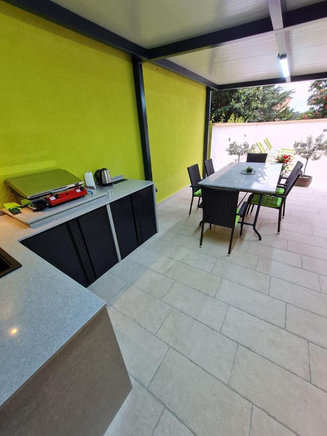 Vila Green House