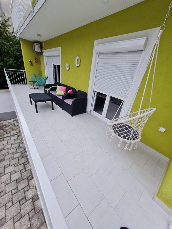 Villa Green House